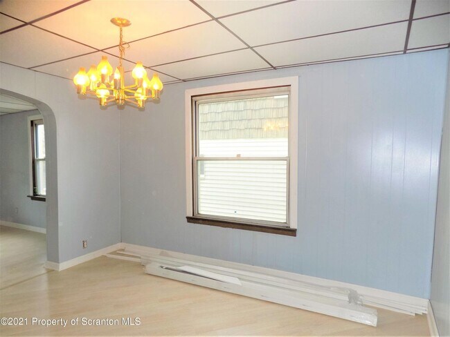 Building Photo - 1110 W Elm St