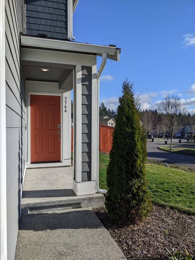 Building Photo - 4/2.5 Townhouse for rent in DuPont!