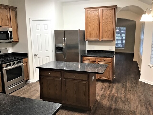 Foto del edificio - 4910 Monarch Meadow Ln