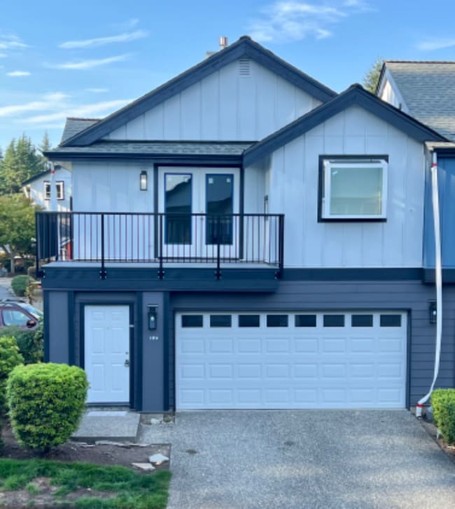 Building Photo - 22715 4th Ave W