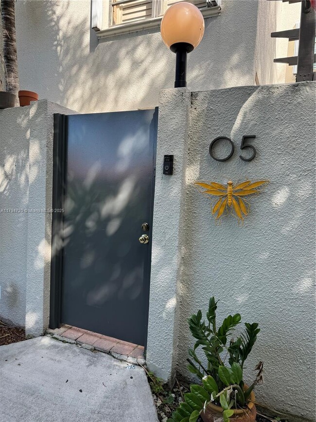 Foto del edificio - 4702 SW 67th Ave
