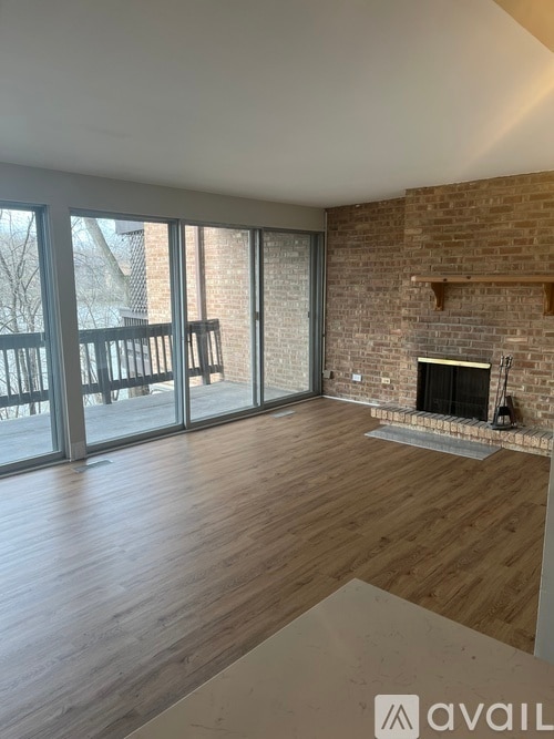 Building Photo - 5509 E Lake Dr