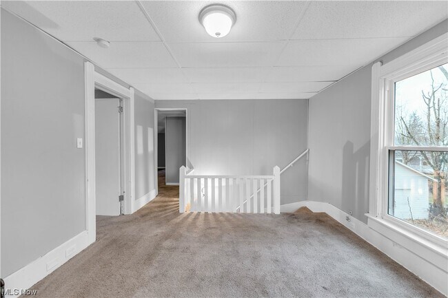 Building Photo - 934 Middle St