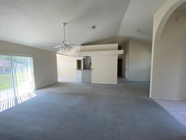 Foto del edificio - Marion Oaks Home - 3/2/2 1860 sqft.