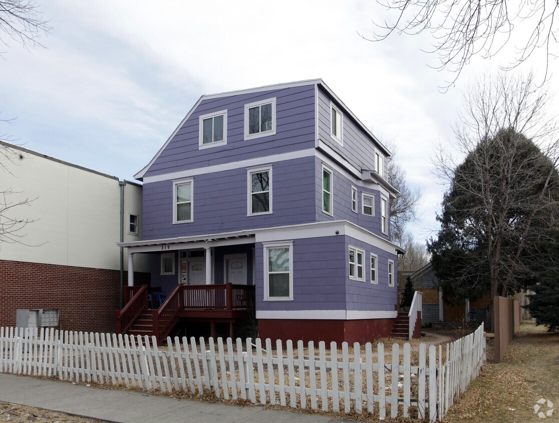 Primary Photo - 217-219 N Wahsatch Ave