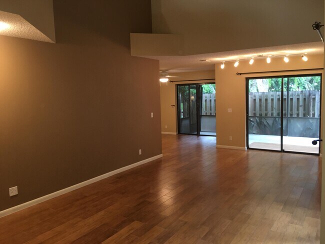 Foto del edificio - 9814 Watermill Cir