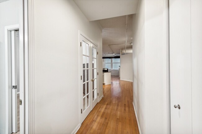 Foto del edificio - 161 W Harrison St