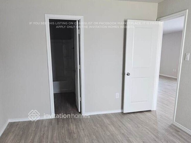 Foto del edificio - 4159 Southton Tarn