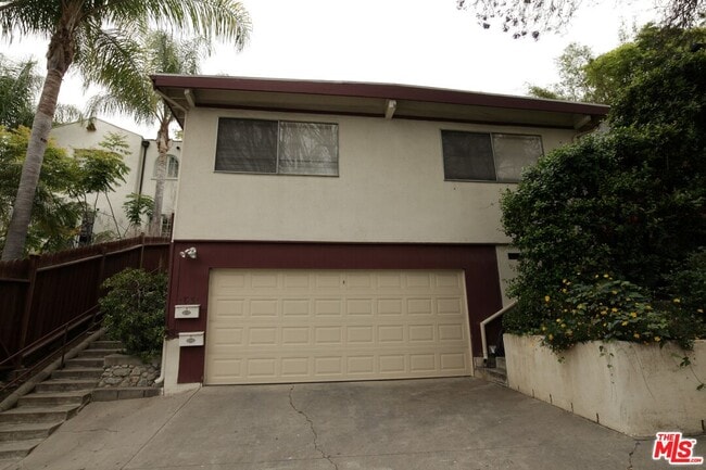 Building Photo - 1531 Elevado St