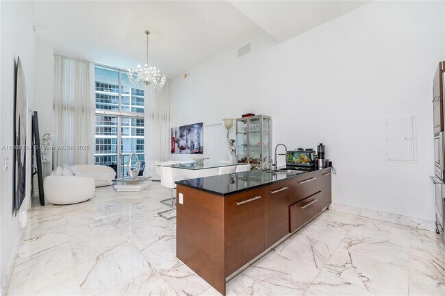 Foto del edificio - 475 Brickell Ave