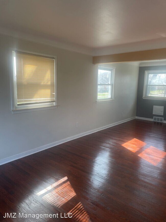 Foto del edificio - 2 br, 1 bath House - 24601 W Chicago St