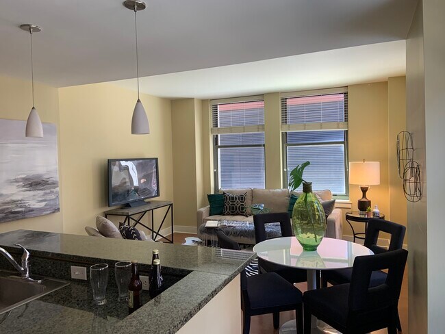 Building Photo - 314 N Broadway