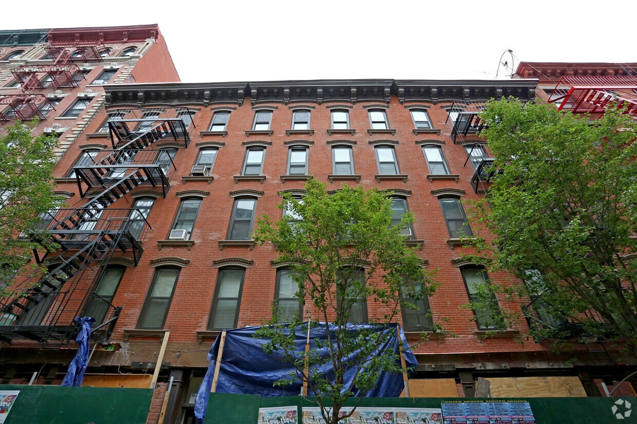 Building Photo - 170 Mulberry St