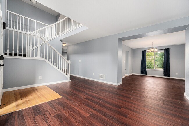 Building Photo - 608 Bentley Pl