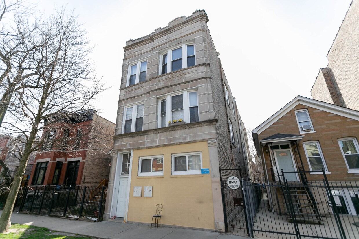 Primary Photo - 1328 N Campbell Ave