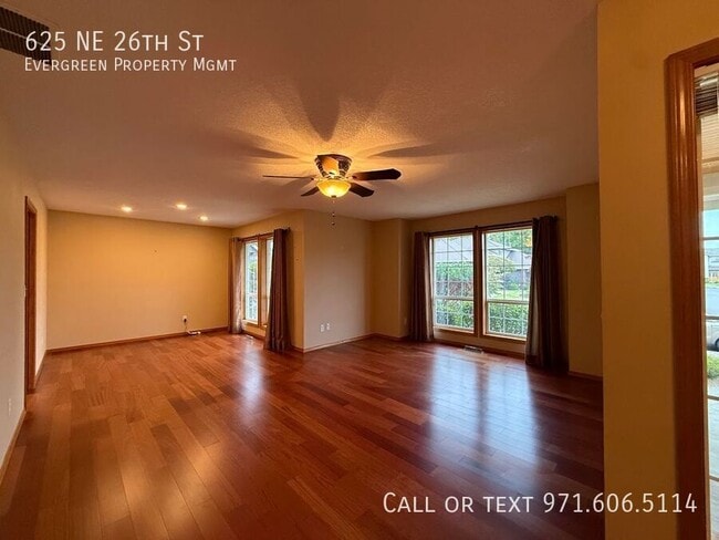 Building Photo - 625 NE 26th St