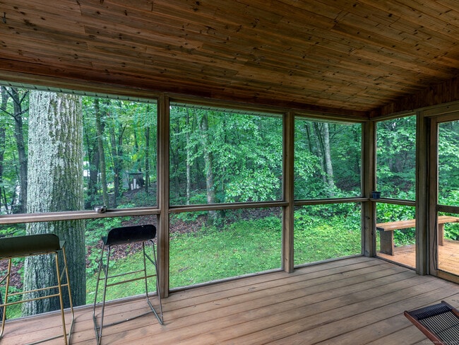 Building Photo - 7 Owls Nest Ln