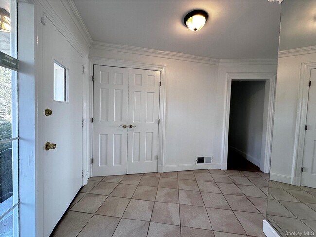 Foto del edificio - 1090 Bayhead Dr