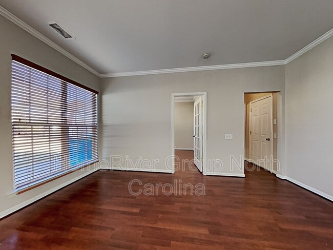 Building Photo - 6052 Roseway Ct