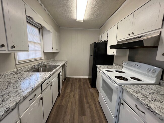 Foto del edificio - 906 E Brookwood Dr