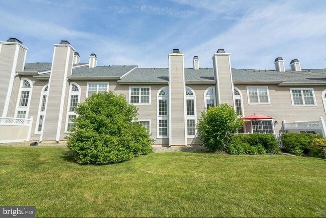 Building Photo - 207 Lookout Pl