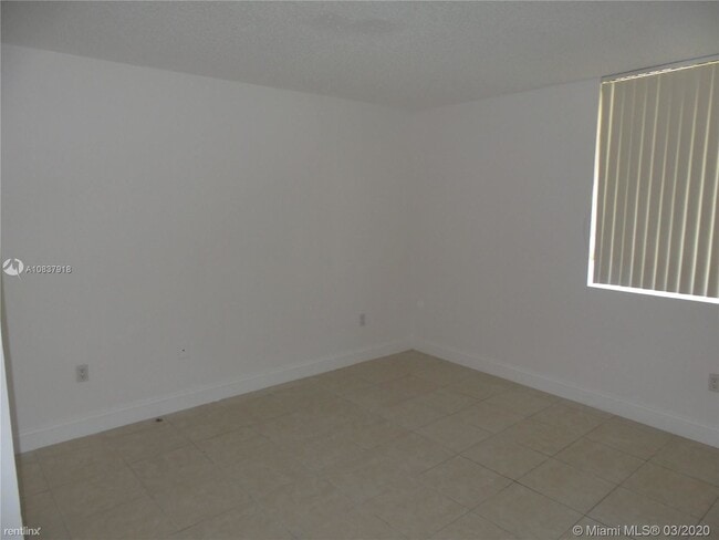 Building Photo - 2 br, 2 bath  - 8255 SW 152nd Ave