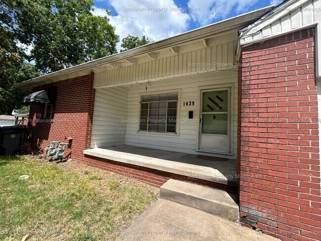 Building Photo - FOR LEASE | Mid-town Tulsa | 2 Bed, 1 Bath...