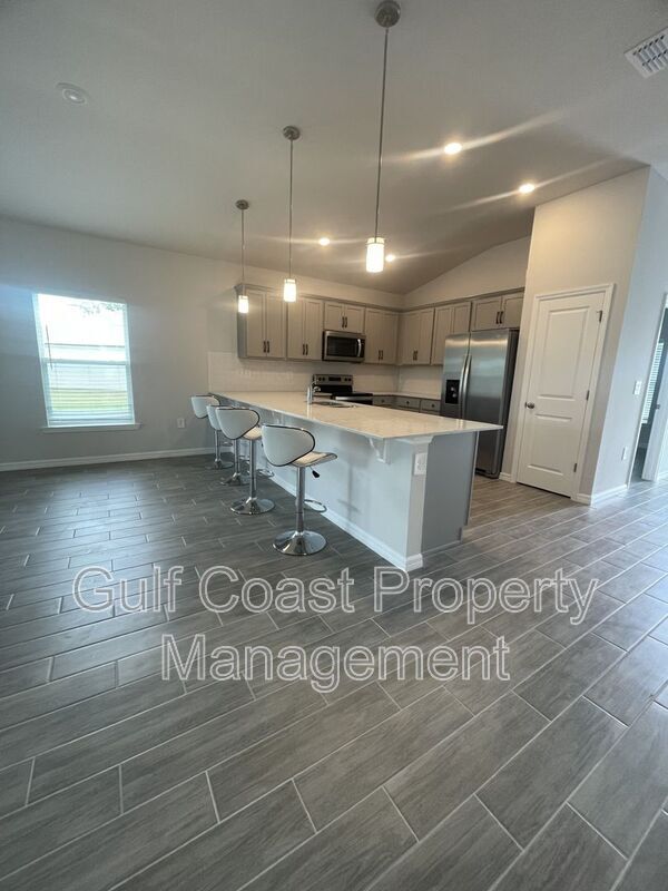 Building Photo - 25442 Colon Dr