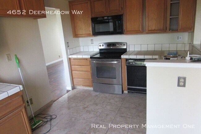 Building Photo - 4652 Deermeadow Way