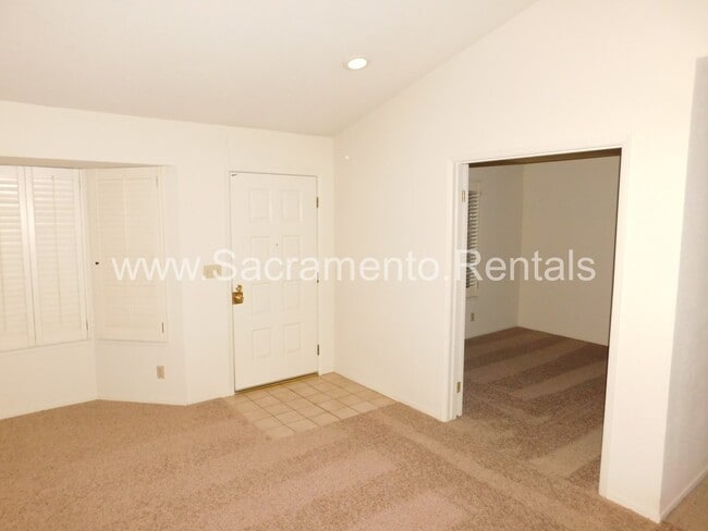 Foto del edificio - Spacious South Natomas 2bd/2ba House with ...