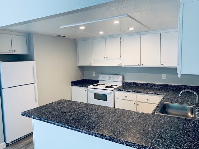 Foto del edificio - 6380 Denton Way