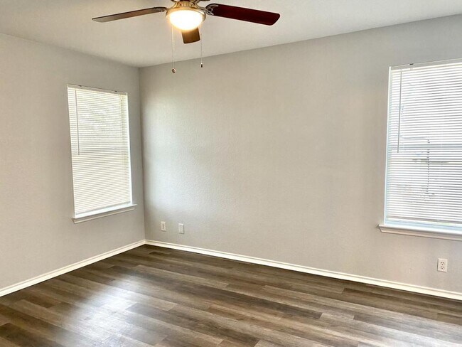 Foto del edificio - 4631 Adkins Trail