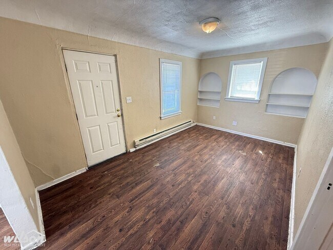 Foto del edificio - 1403 W Lincoln Ave