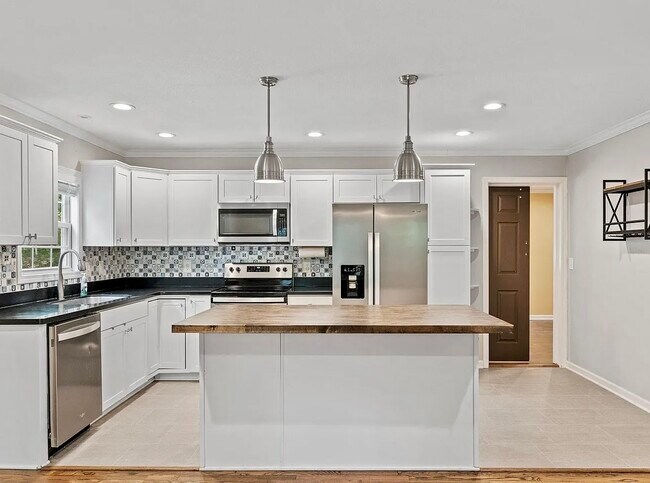 Foto del edificio - 724 Houston Rd