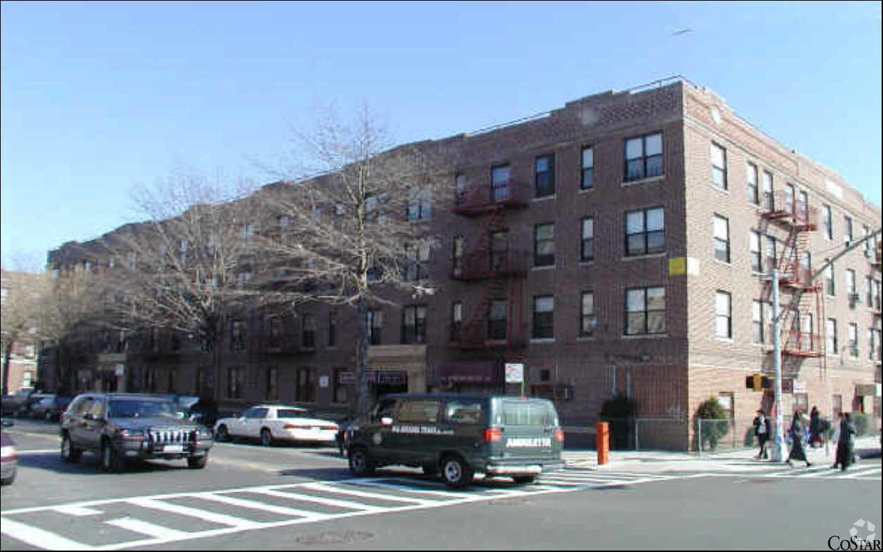 Primary Photo - Midwood K Garden