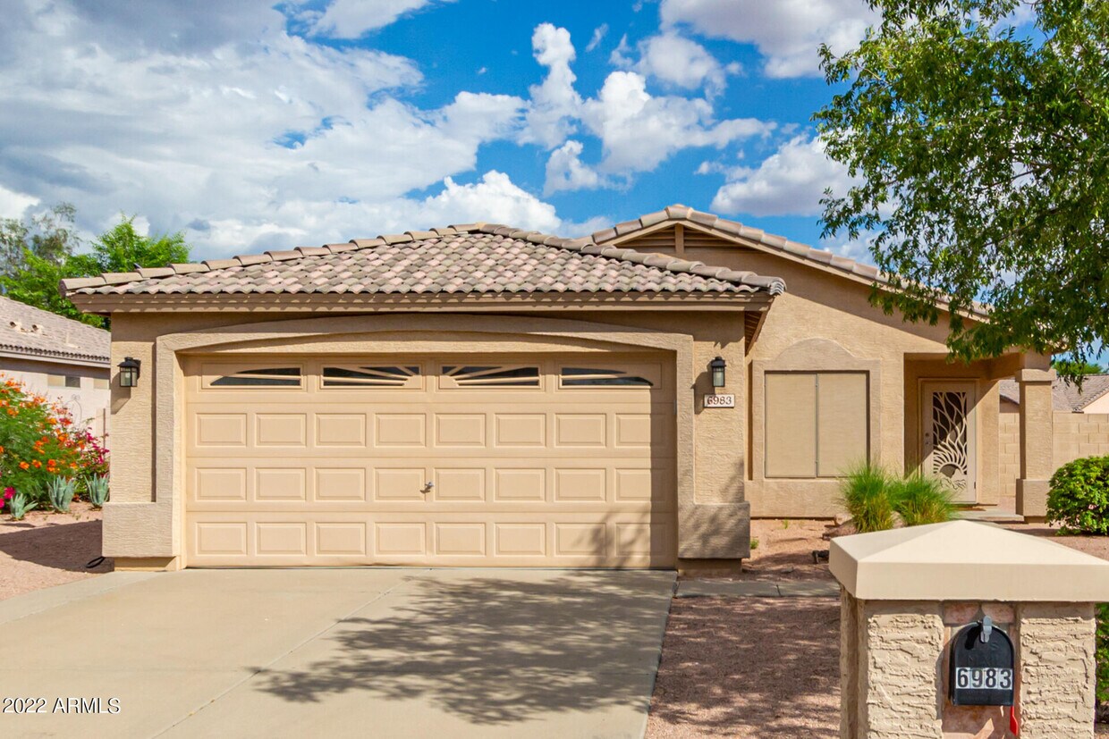 Foto principal - 6983 S Russet Sky Way