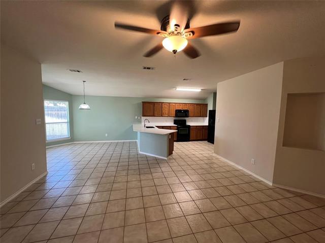 Foto del edificio - 717 Mahogany Dr