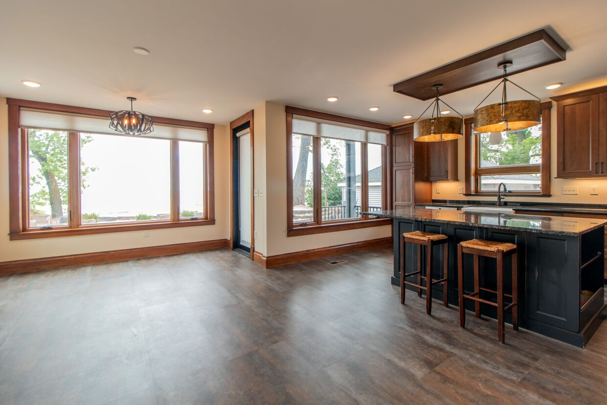 Foto principal - 802 S Lake Ave