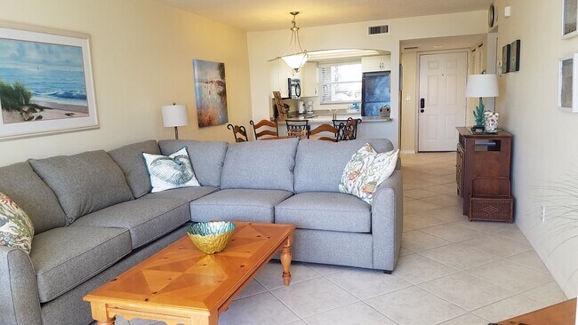 Foto del edificio - 901 Collier Ct