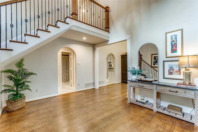 Building Photo - 200 Crooked Creek Dr