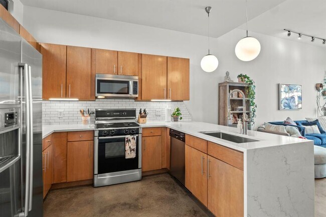 Building Photo - 2525 S Lamar Blvd