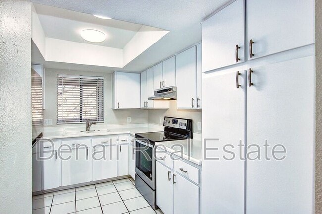 Building Photo - 10828 N Biltmore Dr