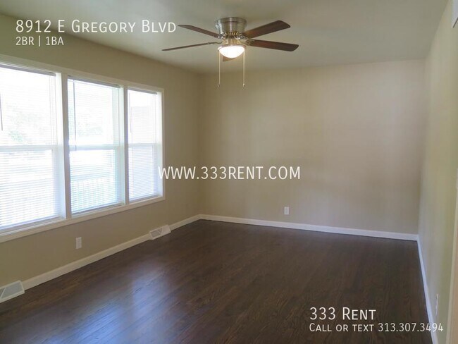 Building Photo - 8912 E Gregory Blvd