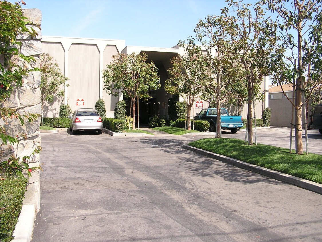 Centerpointe Apartment Homes Apartments in Whittier, CA