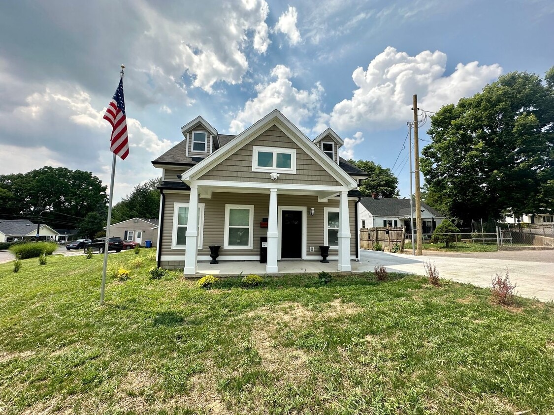 Primary Photo - SPACIOUS NEWLY BUILT HOME