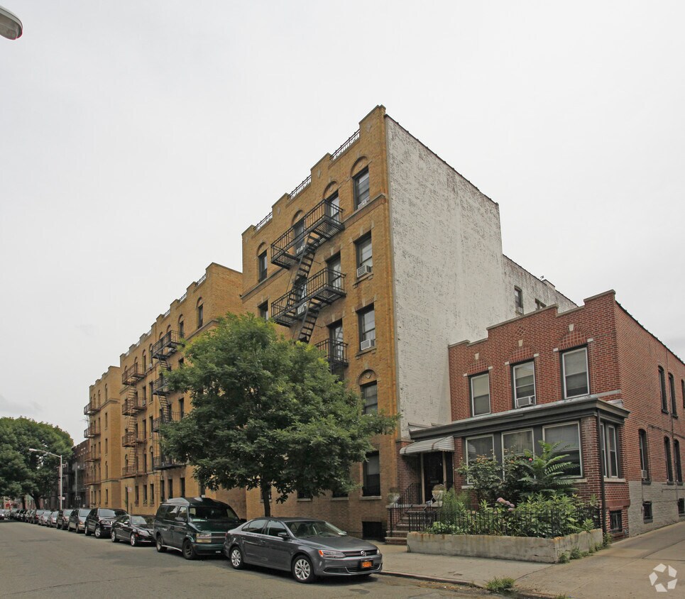Building Photo - 31-59 34th St