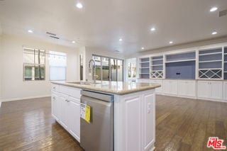 Photo - 73 City Stroll House