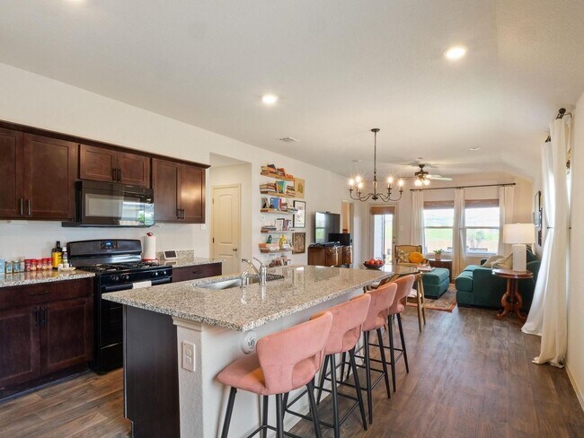 Foto del edificio - Greenbelt Home in San Marcos