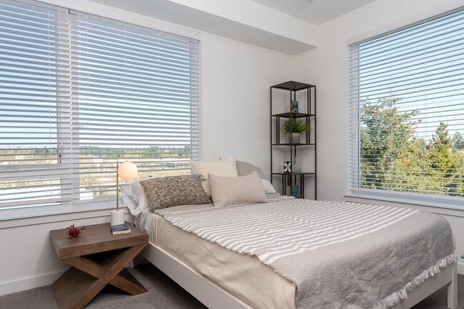 Building Photo - Bell Alderwood