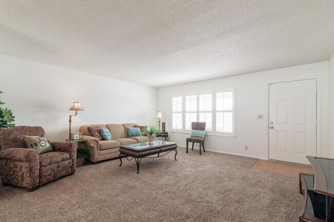 Foto del edificio - 4422 E Escondido Ave